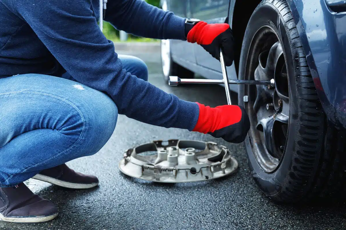 What’s Included in Our On-the-Spot Tyre Change Service?