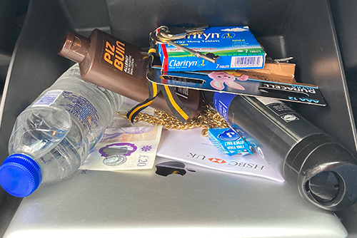 What to Keep in Your Glovebox for a 24/7 Breakdown