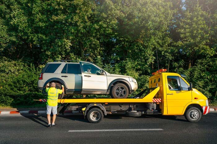 Do You Need Recovery or Just Roadside Assistance? Key Differences Explained