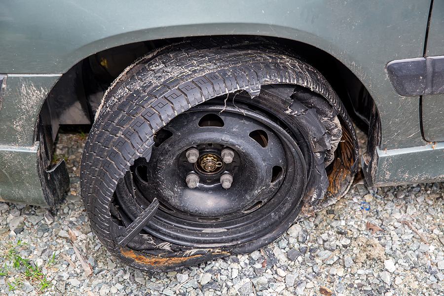 Tyre Blowouts at High Speed – Survival Tips for Drivers