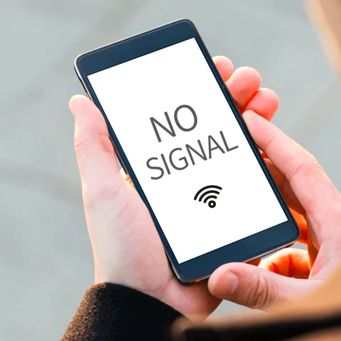 What Happens If You Break Down Without a Phone Signal?