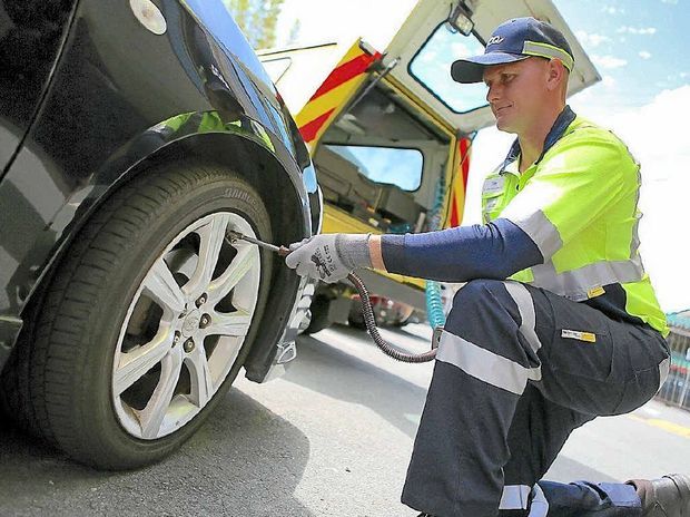 How CarBreakdownService.co.uk Simplifies Emergency Tyre Changes